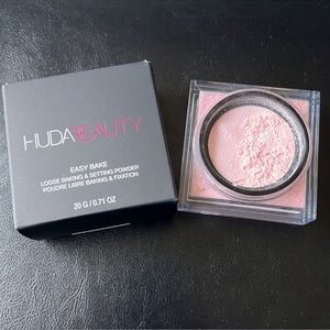 HUDA BEAUTY- CHERRY BLOSSOM CAKE, Easy Bake Loose Baking & Setting Powder